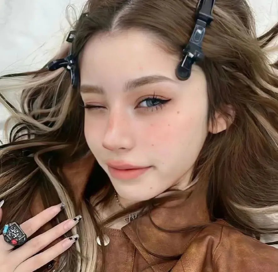 瓶中美人